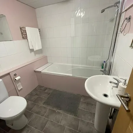 Lovely 4 Bedroom Victorian House With Back Courtyard Stoke-on-Trent Exterior photo