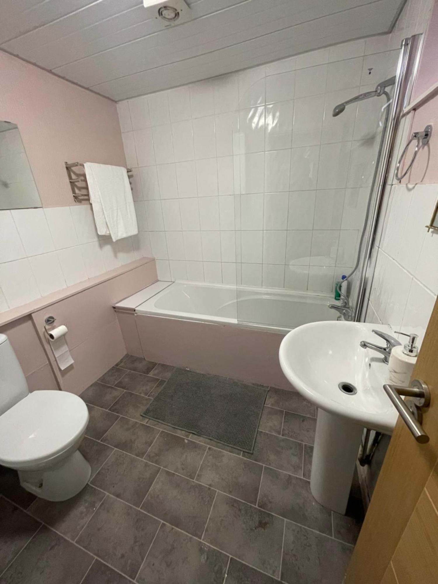 Holiday home Lovely 4 Bedroom Victorian House With Back Courtyard